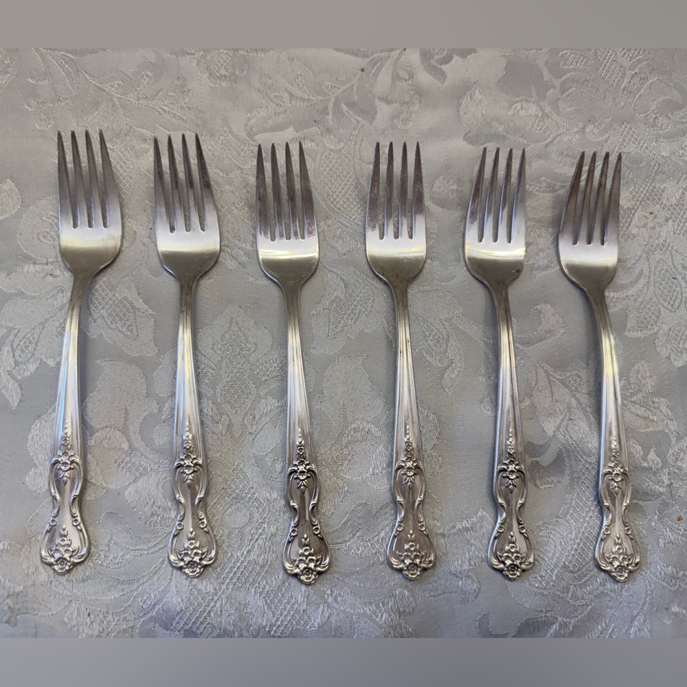 Vintage WM Rogers 1951 Magnolia Inspiration Extra Plate 6 Individual Salad Forks